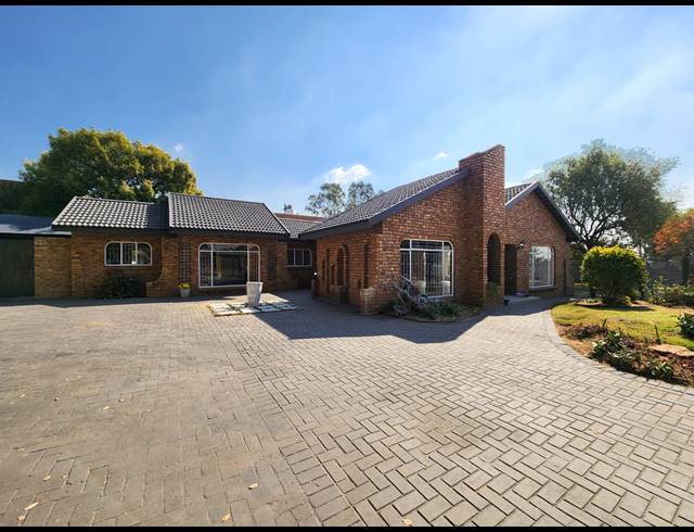 3 BEDROOM HOUSE FOR SALE IN VAALPARK